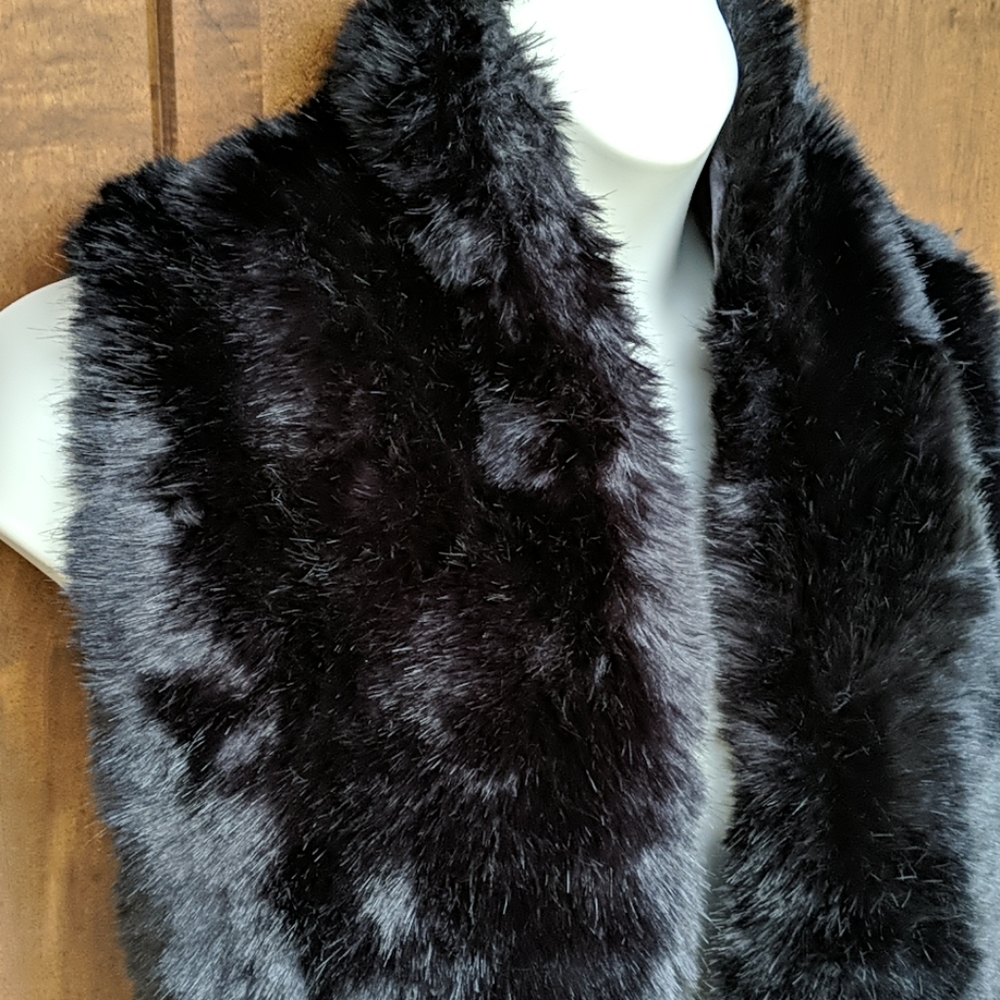 Ashro Faux Fur Stole - Picture 2 of 8